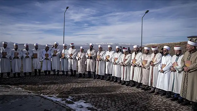 500 yıllık gelenek '1001 Hatim' başladı