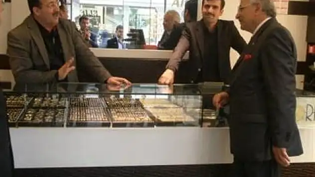 Yeni: 'Seçim ekonomisi uygulamıyoruz'