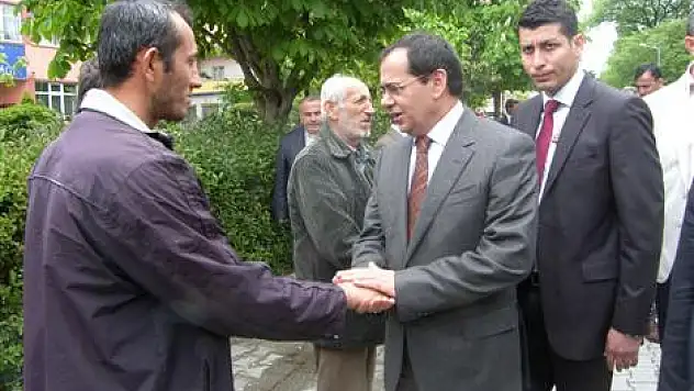 BAKAN DEMİR'İN İLÇE GEZİLERİ