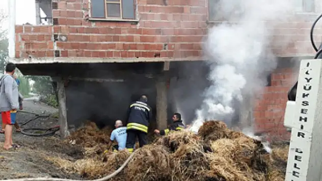 Alaçam'da samanlık yangını