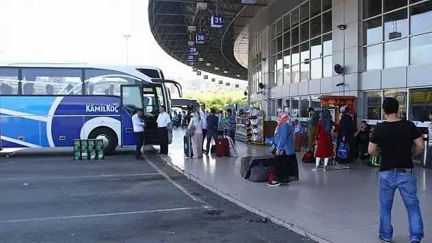 Terminalde sessiz bayram