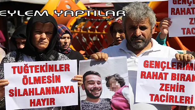 Acılı aile, adalet için oğullarının öldürüldüğü parkta eylem yaptı