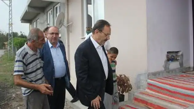  Başkan Şahin'den ihtiyaç sahibi aileye ev