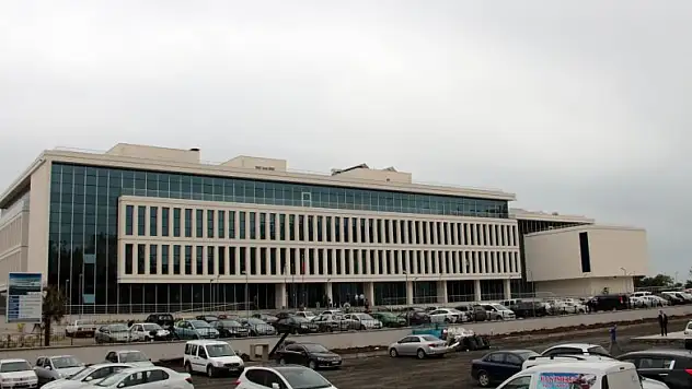 SGK yeni binasında hizmet veriyor