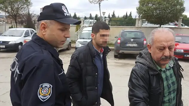  Kamyonet motosiklete çarptı: 2 yaralı