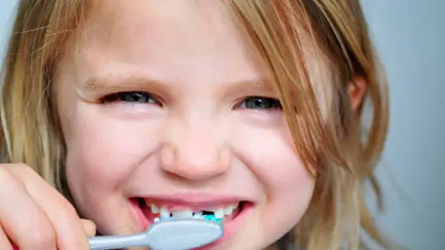 Süt dişleri daimi dişlerin geleceği için önemli