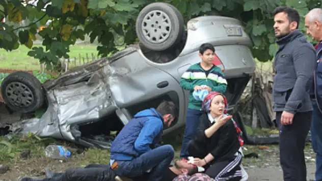 İki otomobil çarpıştı: 5 yaralı