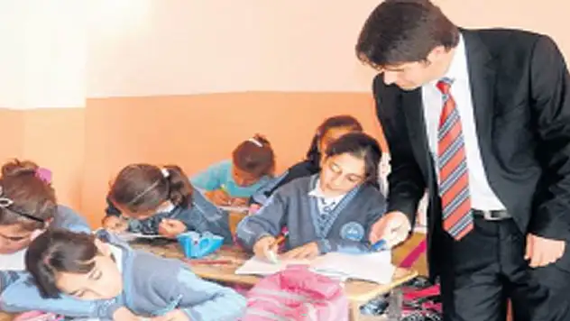 Formasyonu Olan Memura Öğretmenlik Yolu Açıldı!