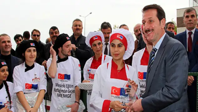 MEMGE'de 12 kursiyere plaket