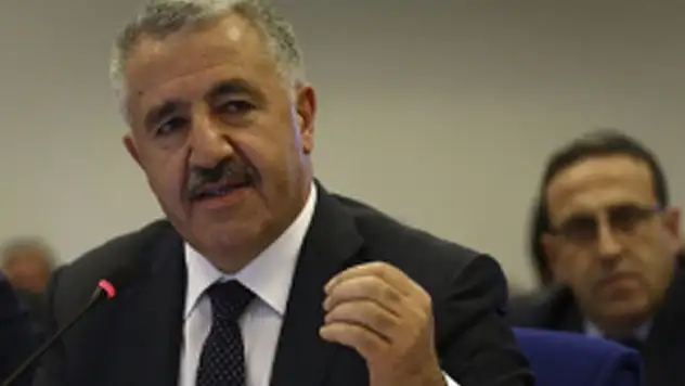 Bakan Arslan'dan İnternet Ucuzlayacak Müjdesi