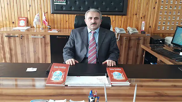 Okul müdürü 'Sana geldim'i yazdı