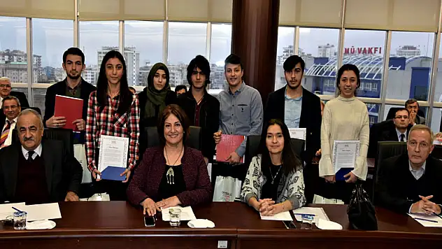 Rektör Bilgiç OMÜ birincilerini kutladı