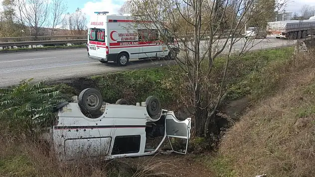 Minibüs şarampole yuvarlandı: 1 yaralı 