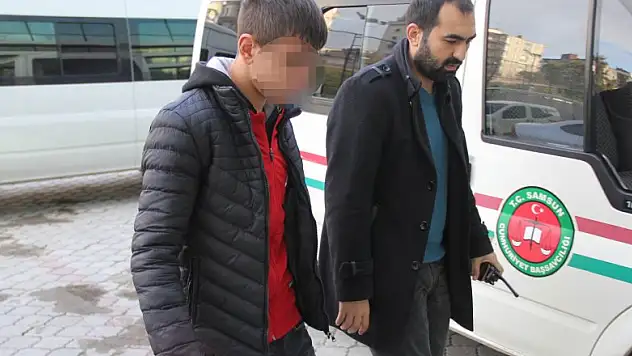 Cinayet zanlısını bıçakladığı iddia edilen çocuk gözaltına alındı