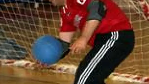 Vali, Görme engellileri anlamak için goalball oynadı