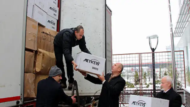 Tekkeköy'den Halep'e 4 tır yardım