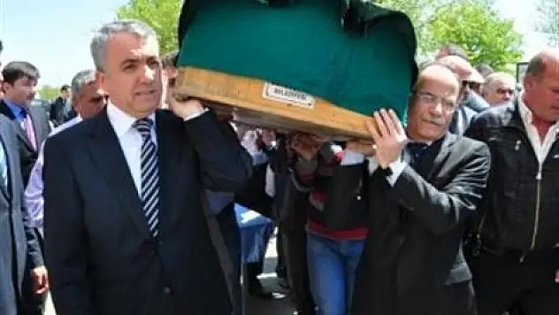 Eski Dekan son yolculuğuna uğurlandı