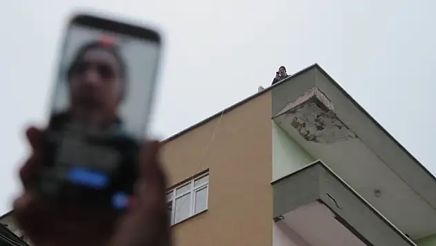  Canlı intihar girişimi