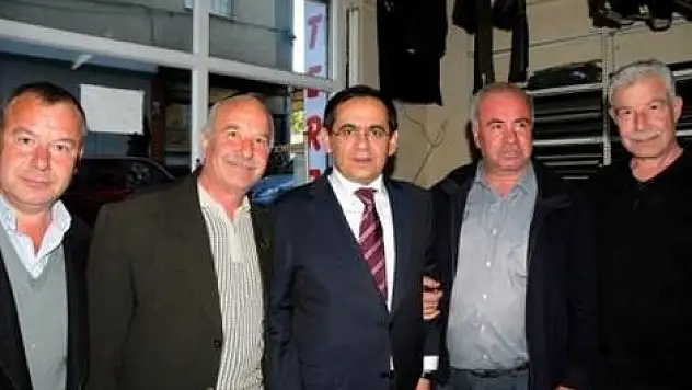 Bakan Demir Tekkeköy'de oy istedi