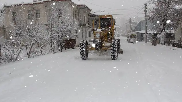 Kavak'ta karla mücadele çalışmaları