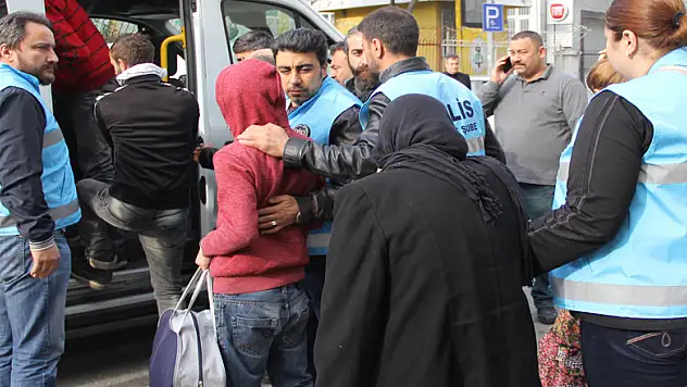 Samsun'da aranan şahıslara operasyon: 42 gözaltı