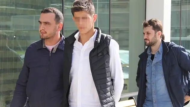 Cami yanında uyuşturucu satan gence 20 yıl 7 ay 15 gün hapis