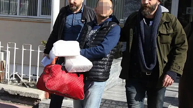 Uyuşturucu takibinde yakalanan şahsın 5 yıl hapsi olduğu ortaya çıktı