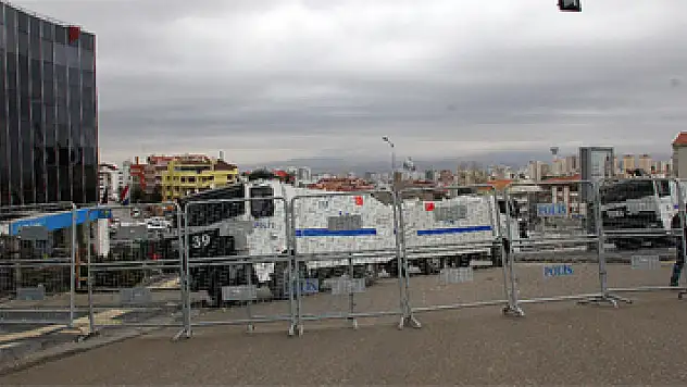 Hollanda Büyükelçiliği önündeki güvenlik en üst seviyede