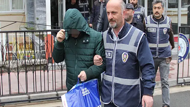 Samsun'da FETÖ'den gözaltına alınan 7 belediye çalışanı adliyede