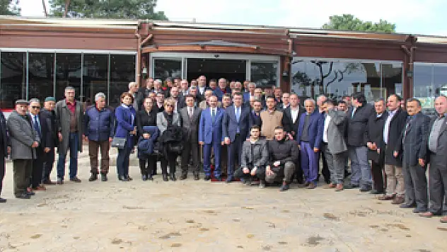 Atakum'da milletvekili ve başkanlar muhtarlarla buluştu