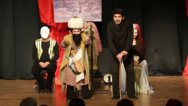 CANİK'TE TİYATRO FESTİVALİ BAŞLADI