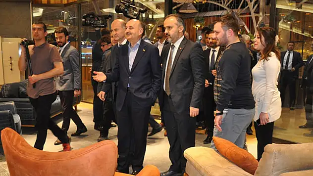 Bakan Müezzinoğlu'ndan mobilyacılara KDV müjdesi