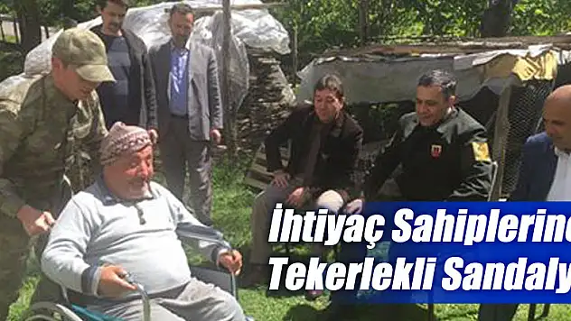 İhtiyaç Sahiplerine Tekerlekli Sandalye