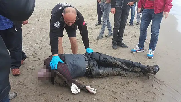  Denizde bulunan erkek cesedinin kimliği tespit edilemedi