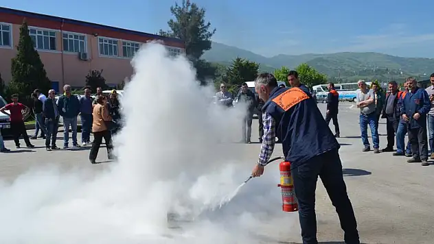 Büyükşehir Belediyesi personeline sivil savunma eğitimi