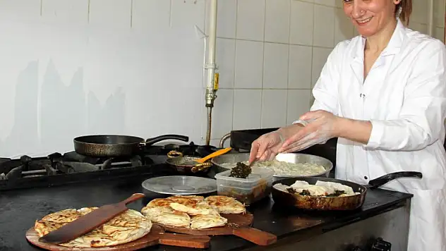 Üniversiteyi bırakan 2 kız kardeş patron oldu