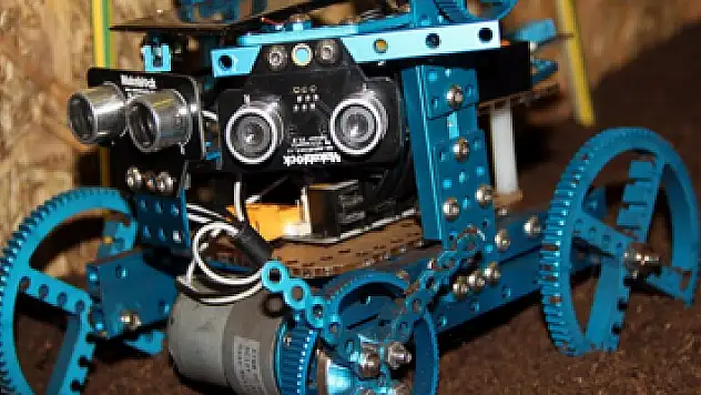 Tarla süren robot Türkiye üçüncüsü oldu