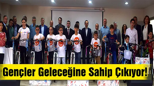 Gençler Geleceğine Sahip Çıkıyor!