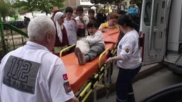 Otomobilin çarptığı çocuk yaralandı