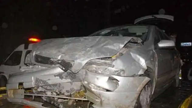 Kaza yapan sürücü aracını bırakıp kaçtı