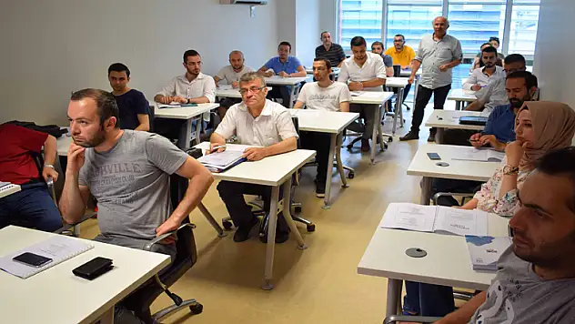 MMO şantiye şeflerini eğitiyor