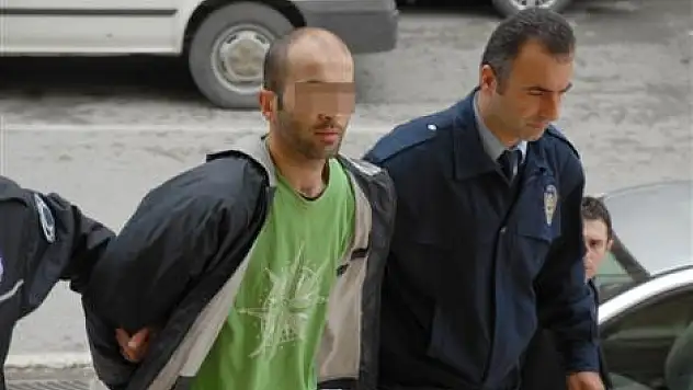 Polisin silahını zorla alan sahıs teslim oldu