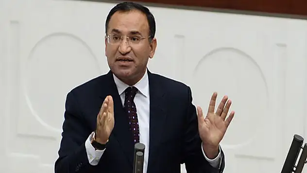 Bakan Bozdağ'dan FETÖ'cülere tek tip elbise açıklaması