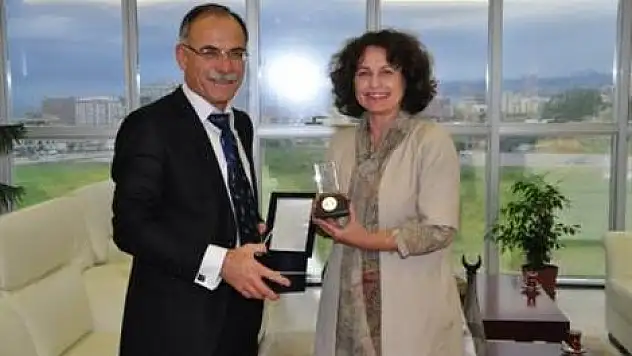 Çek konsolostan OMÜ'ye ziyaret