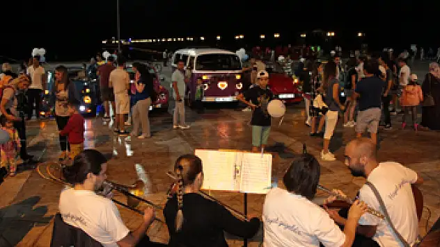 Vosvoslar eşliğinde 'Liv Şenliği'