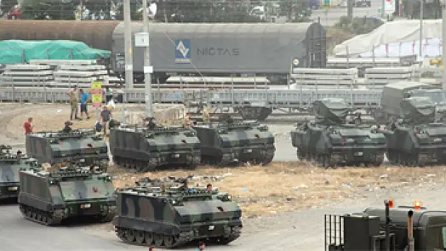 Suriye sınırına askeri sevkiyat devam ediyor