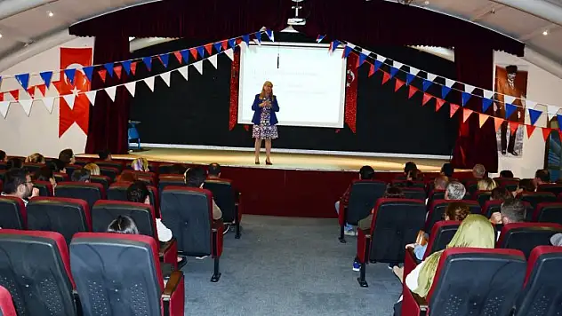 Velilere İngilizce seminer