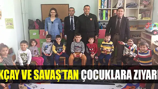 Akçay ve Savaş'tan Çocuklara ziyaret