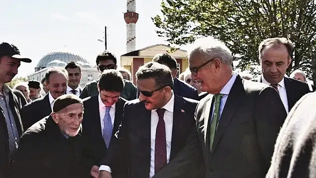 Vali ve Başkan'dan Salıpazarı'na çıkarma 