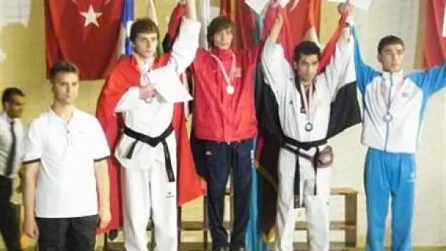Taekwondo'da çifte başarı